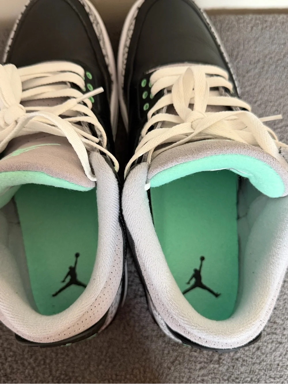 Air Jordan 3 Retro Green Glow Black Wolf Grey Men’s size 11
